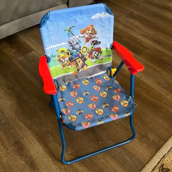 NWT PAW PATROL Kids’ Patio Chair Ages 3-7 Weight Limit 60 lbs Metal Folds - Picture 1 of 7